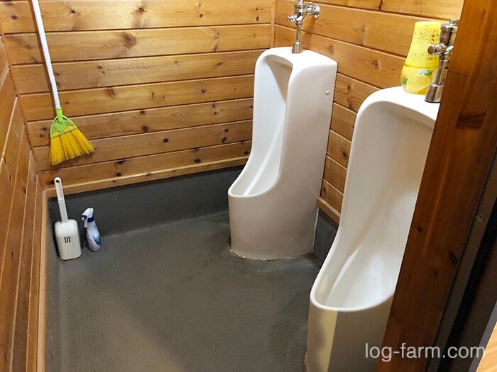 グリム冒険の森キャンプ場のトイレ